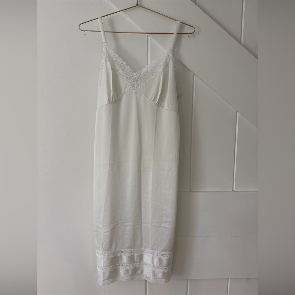 Vintage Sliperfection White Lace Full Slip Size 36 Stretch Nightgown Floral USA